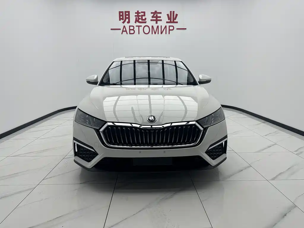 Skoda Octavia — фото 2