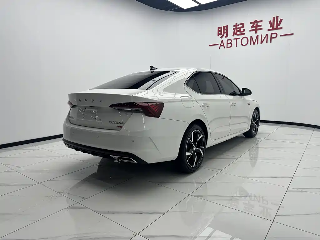 Skoda Octavia — фото 9