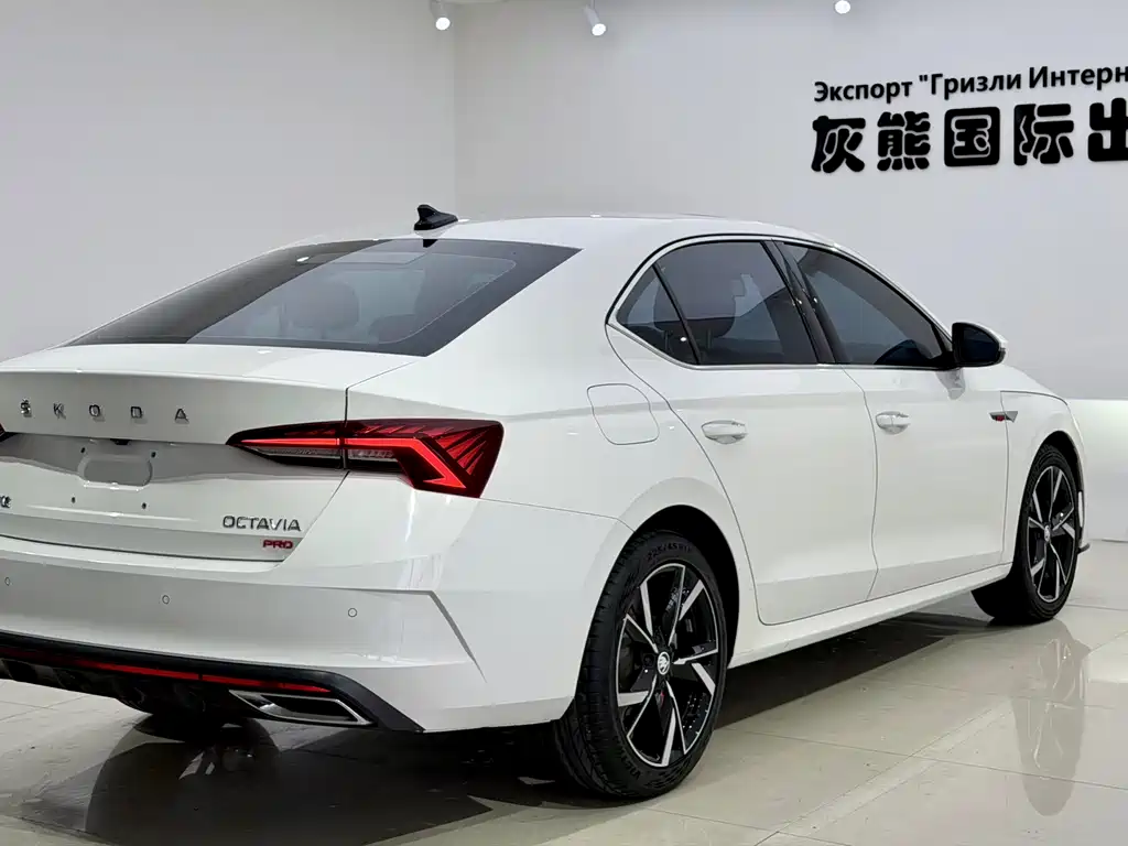 Skoda Octavia — фото 4