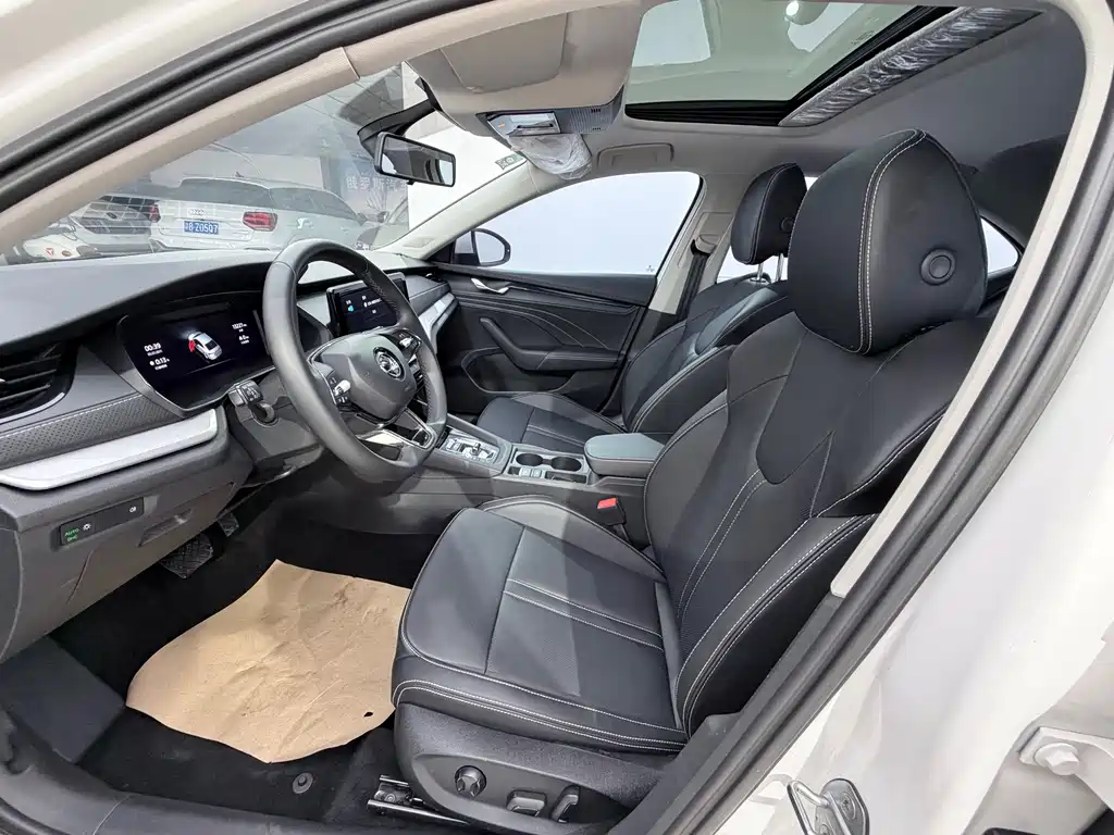 Skoda Octavia — фото 7