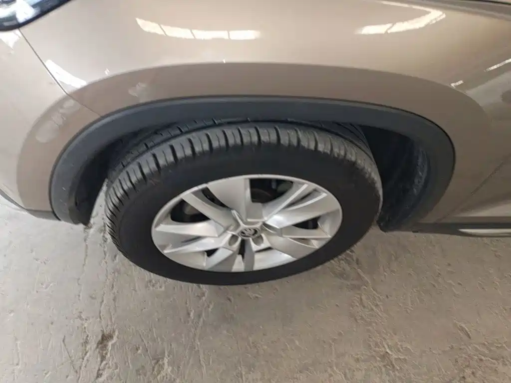 Skoda Kodiaq — фото 23