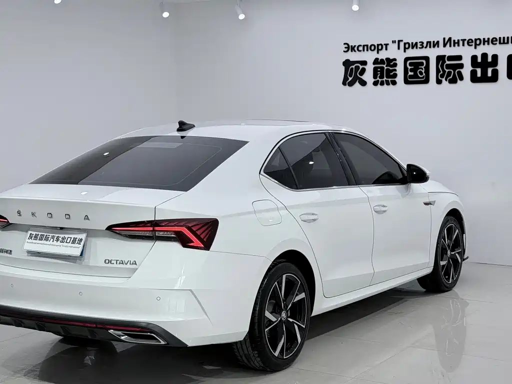 Skoda Octavia — фото 4