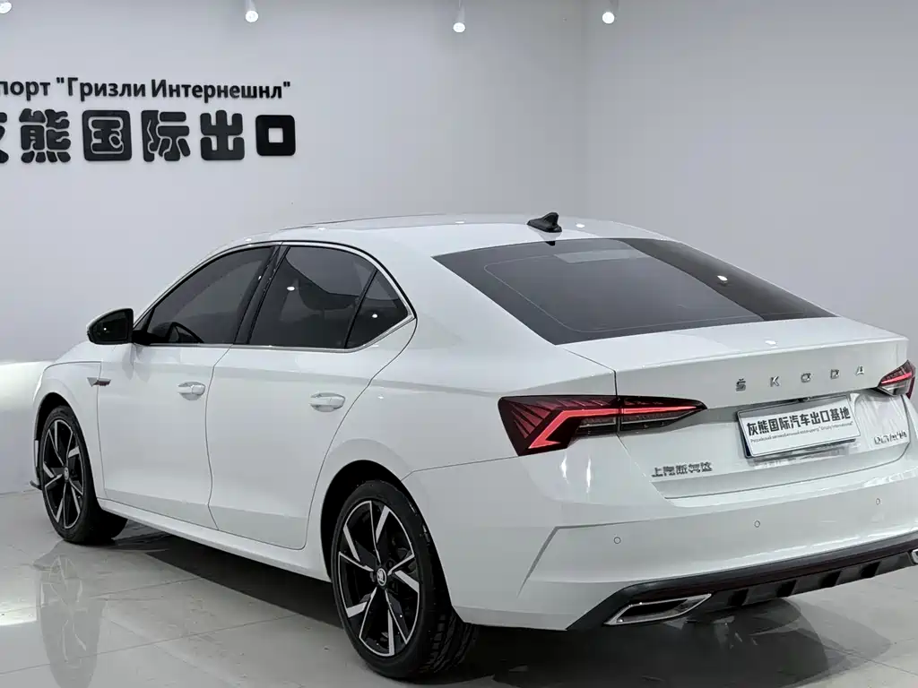 Skoda Octavia — фото 6