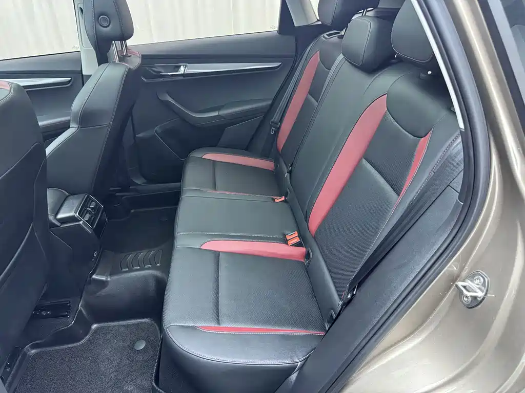 Skoda Karoq — фото 13