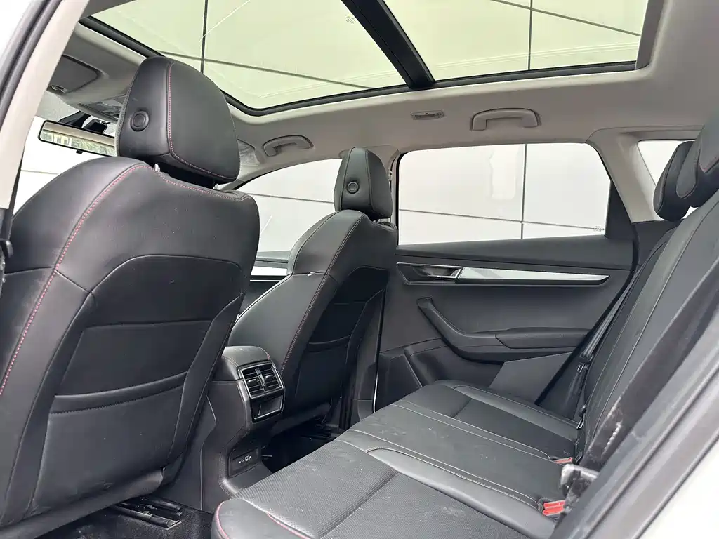 Skoda Karoq — фото 10