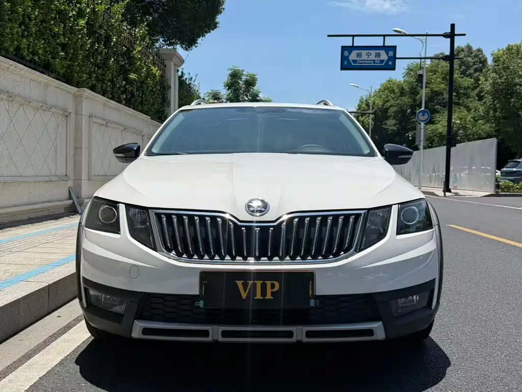Skoda Octavia — фото 2