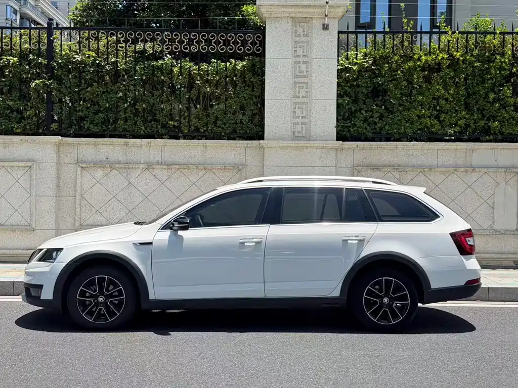 Skoda Octavia — фото 3