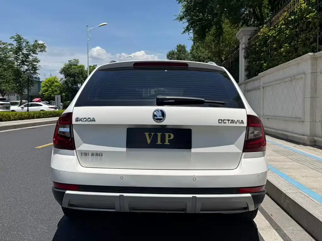Skoda Octavia — фото 4