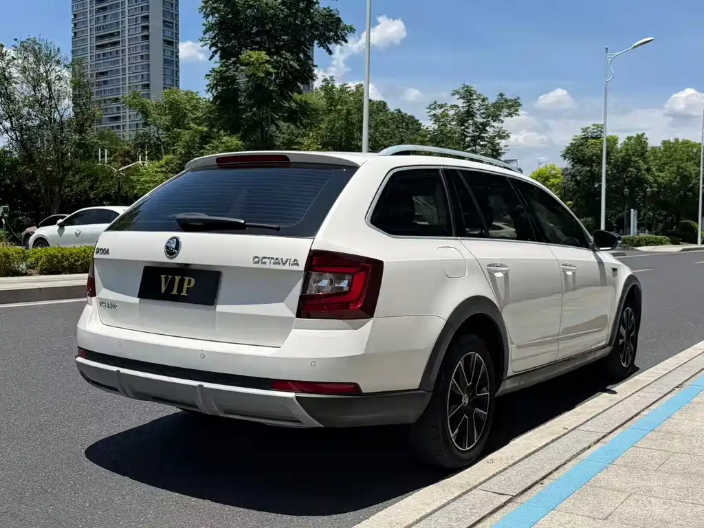 Skoda Octavia — фото 5