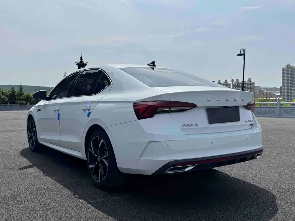Skoda Octavia — фото 4