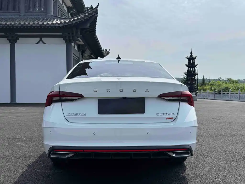 Skoda Octavia — фото 5
