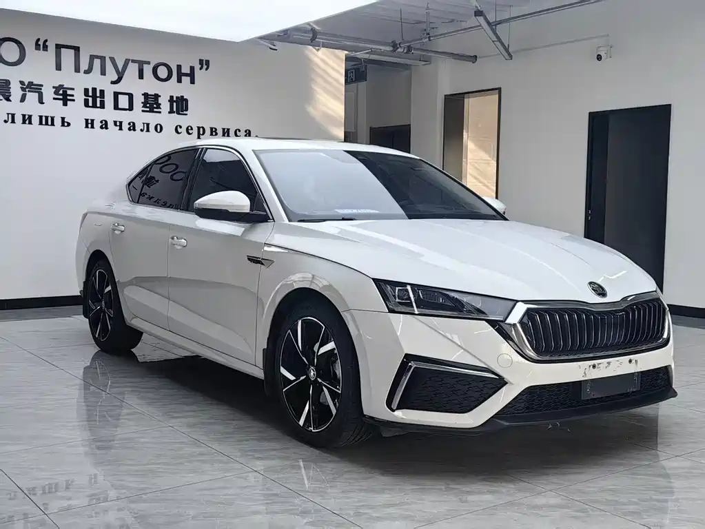 Skoda Octavia — фото 2