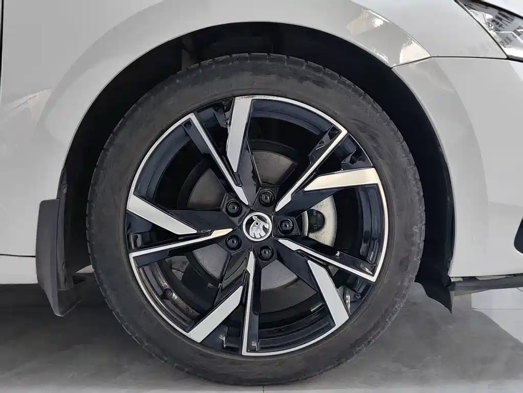 Skoda Octavia — фото 17