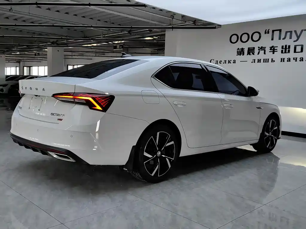 Skoda Octavia — фото 6
