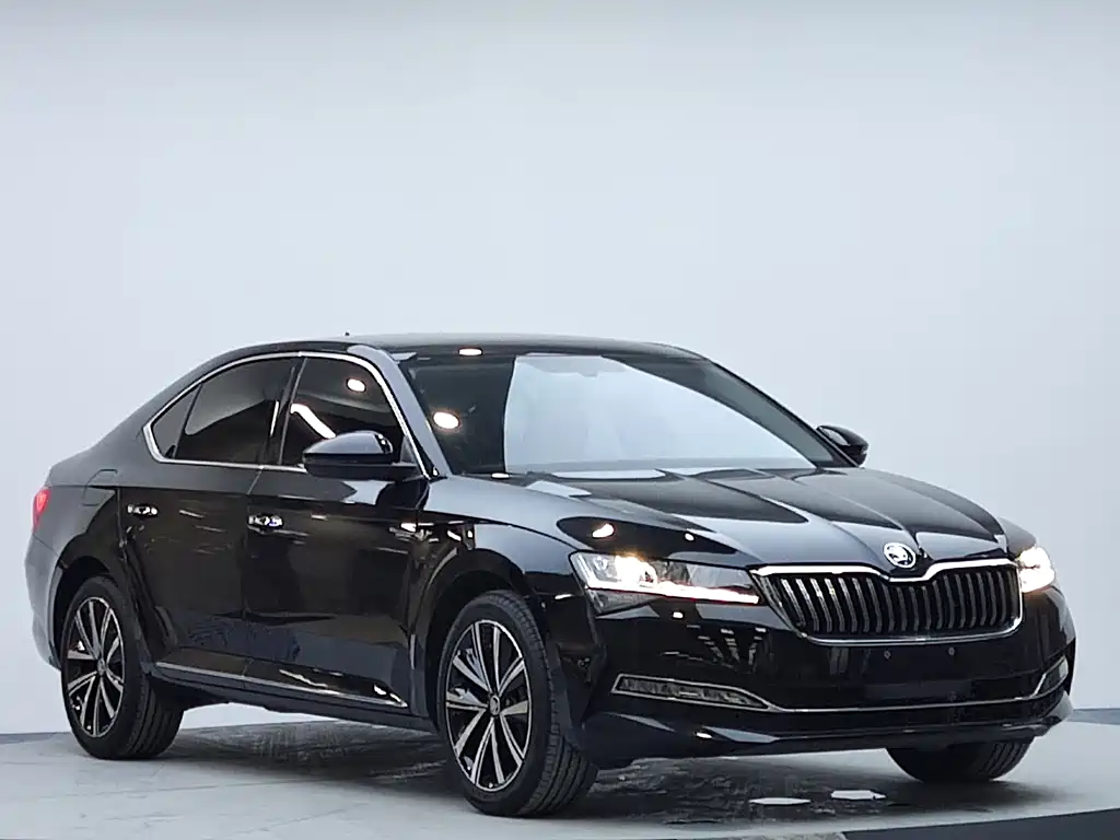 Skoda Superb — фото 4