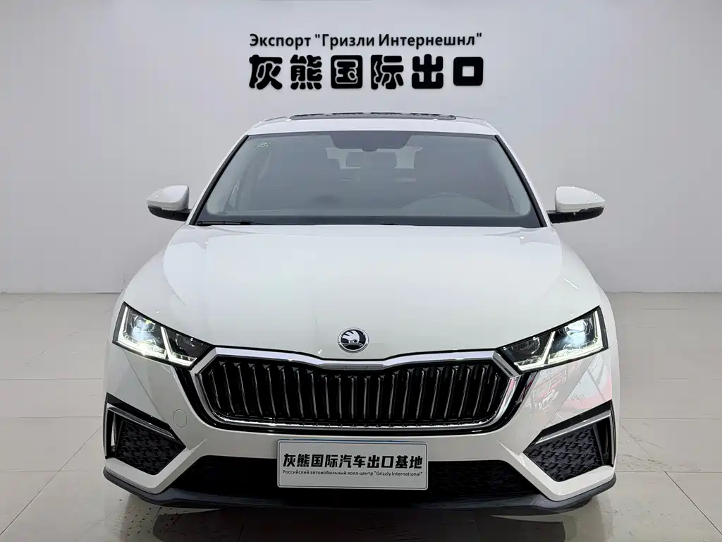 Skoda Octavia — фото 2