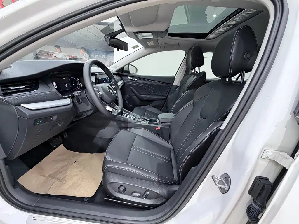 Skoda Octavia — фото 7