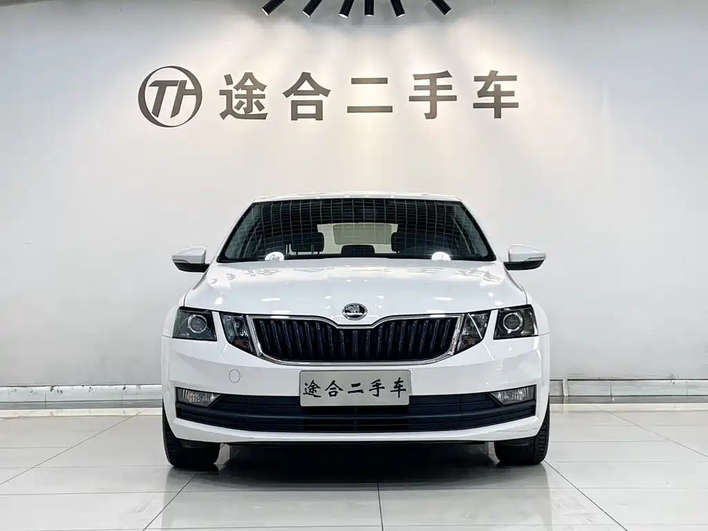 Skoda Octavia — фото 4