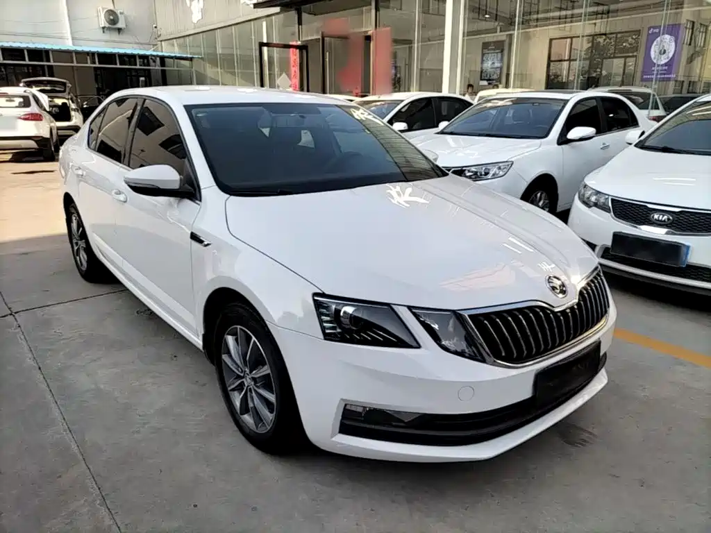 Skoda Octavia — фото 4