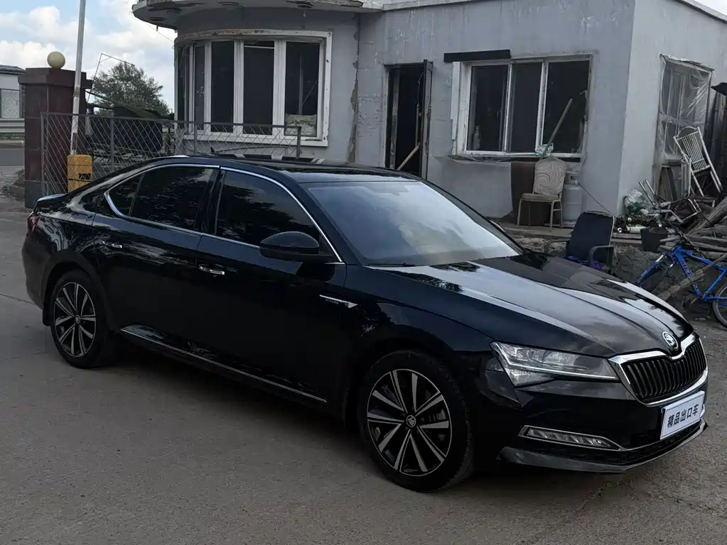 Skoda Superb — фото 3