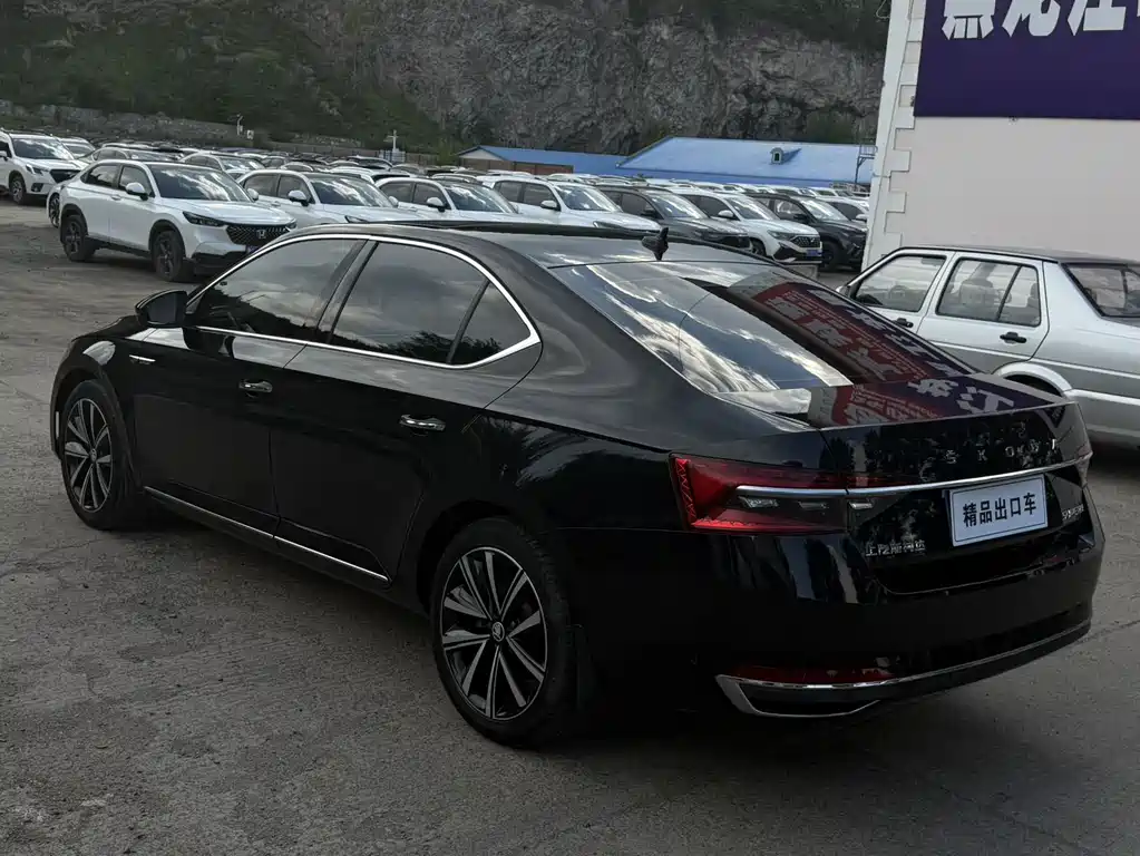 Skoda Superb — фото 4