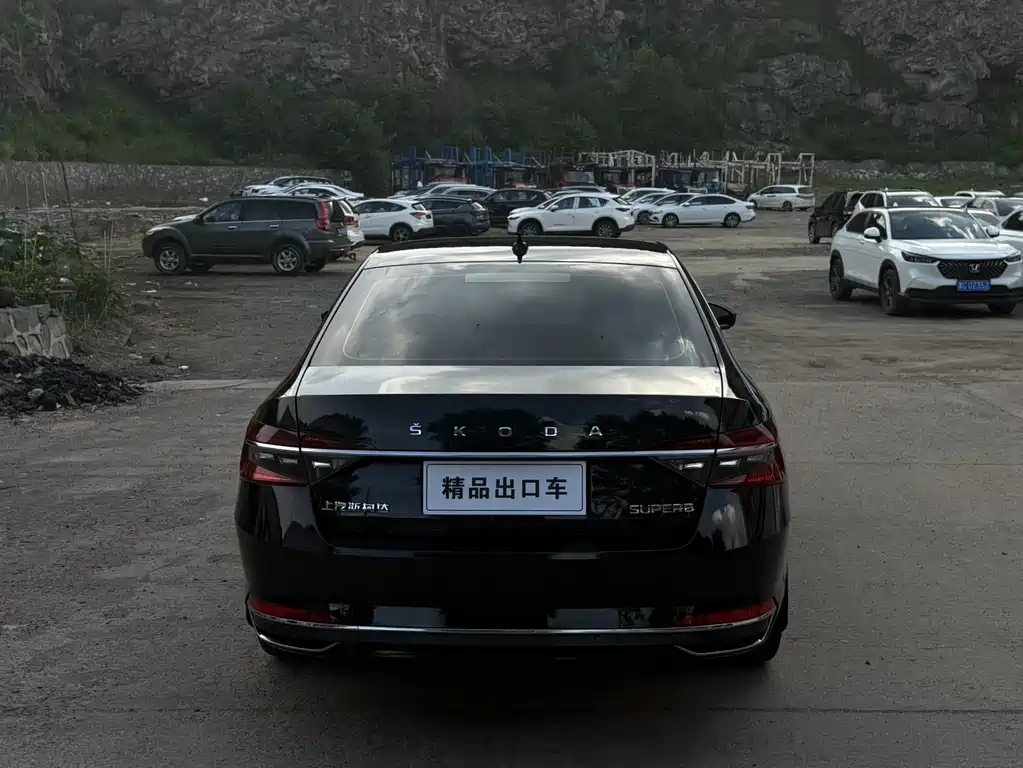 Skoda Superb — фото 5
