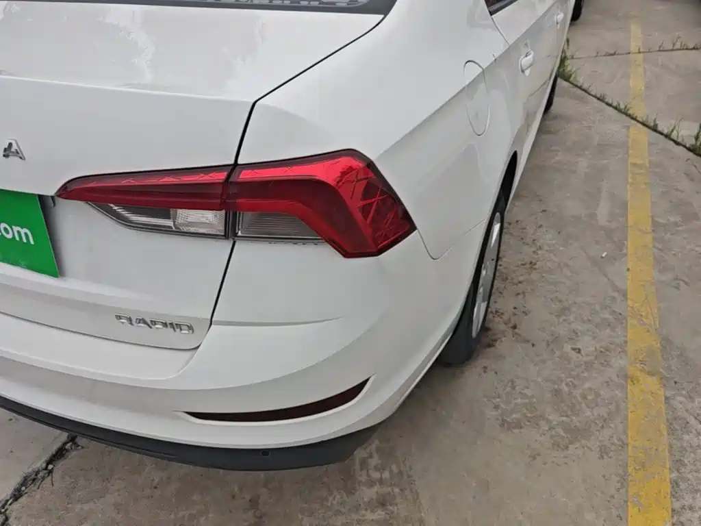 Skoda Rapid — фото 8