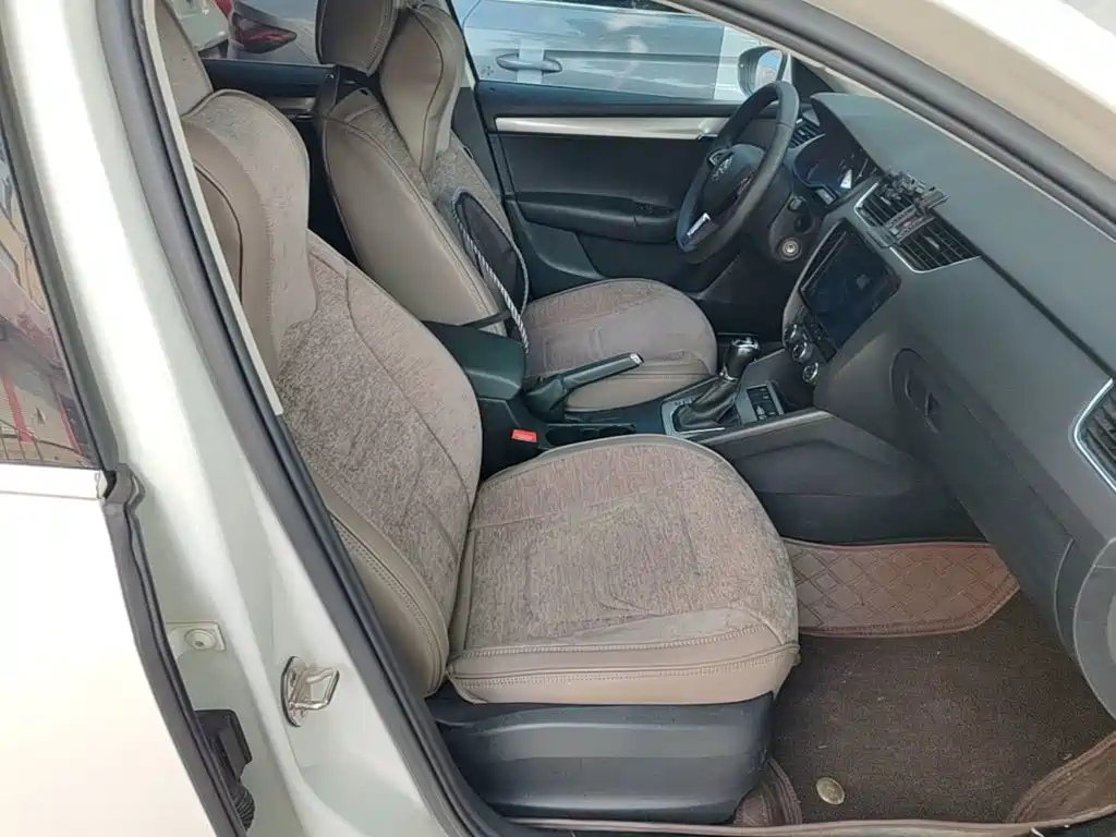 Skoda Octavia — фото 25