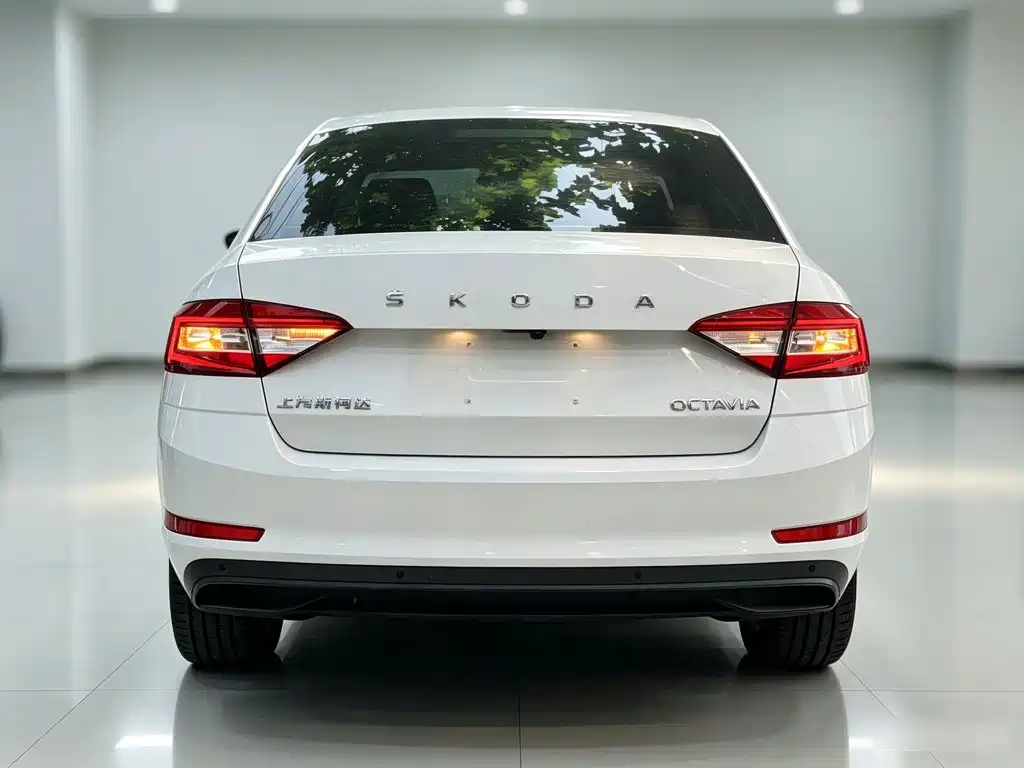 Skoda Octavia — фото 6