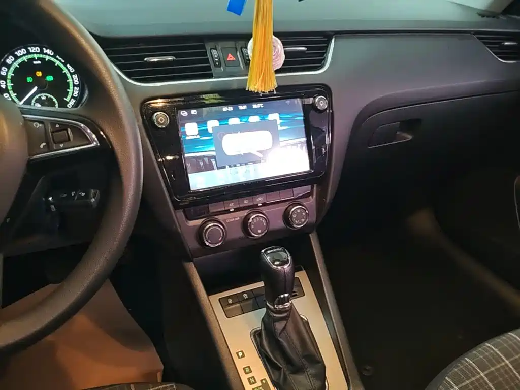 Skoda Octavia — фото 13