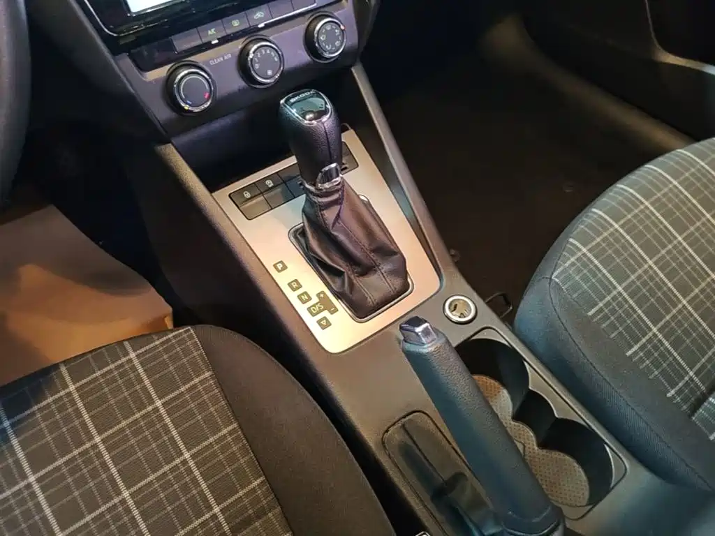 Skoda Octavia — фото 14