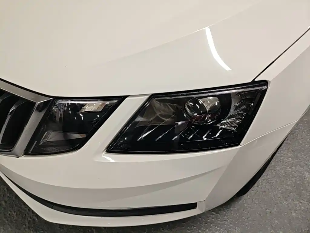 Skoda Octavia — фото 24
