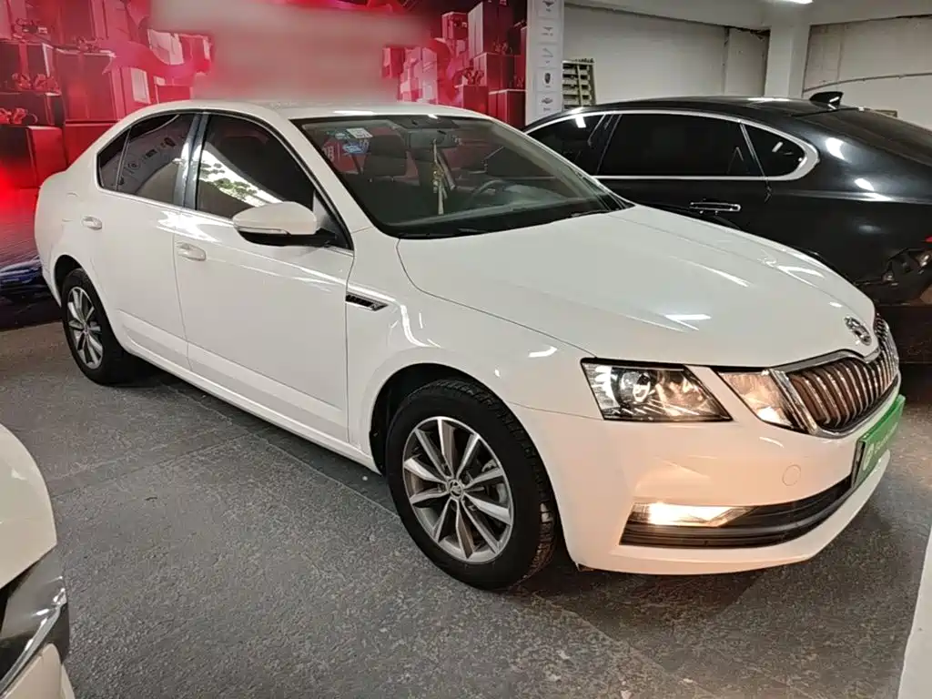 Skoda Octavia — фото 4