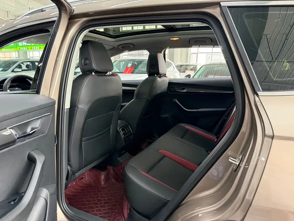 Skoda Karoq — фото 14