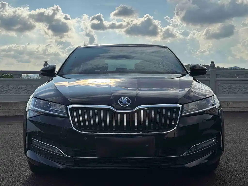 Skoda Superb — фото 2