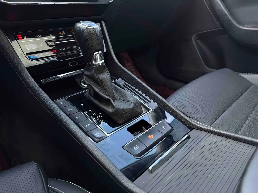 Skoda Superb — фото 13