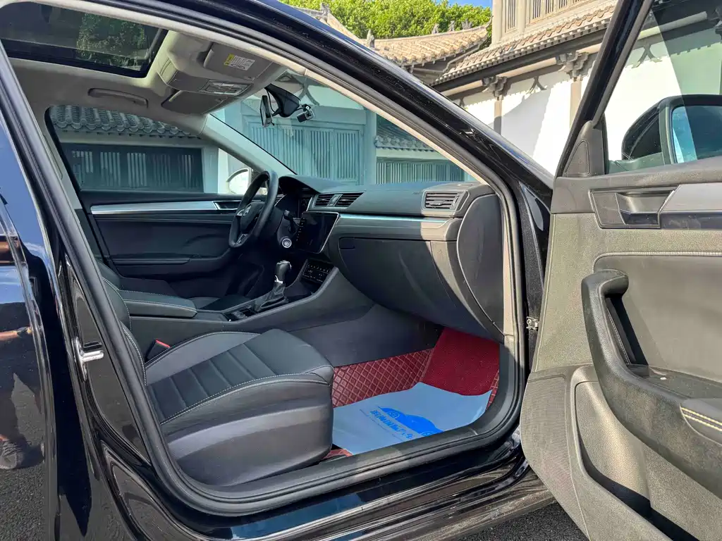 Skoda Superb — фото 10