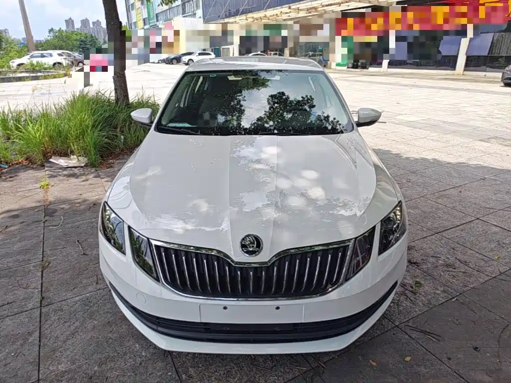Skoda Octavia — фото 3