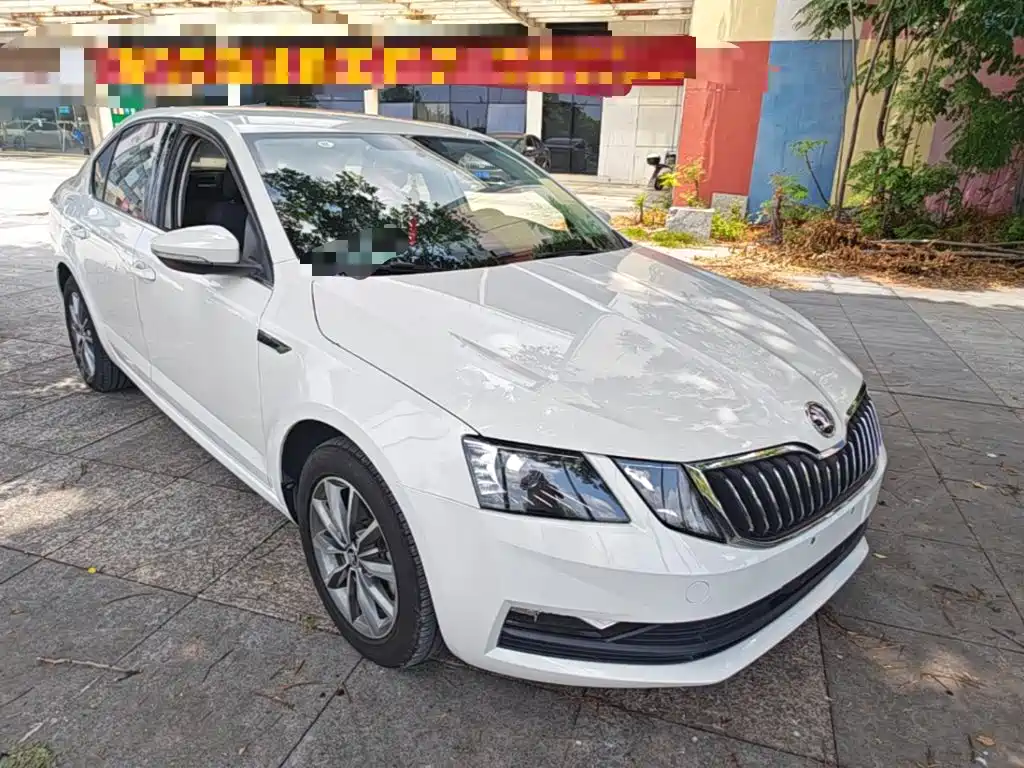 Skoda Octavia — фото 4