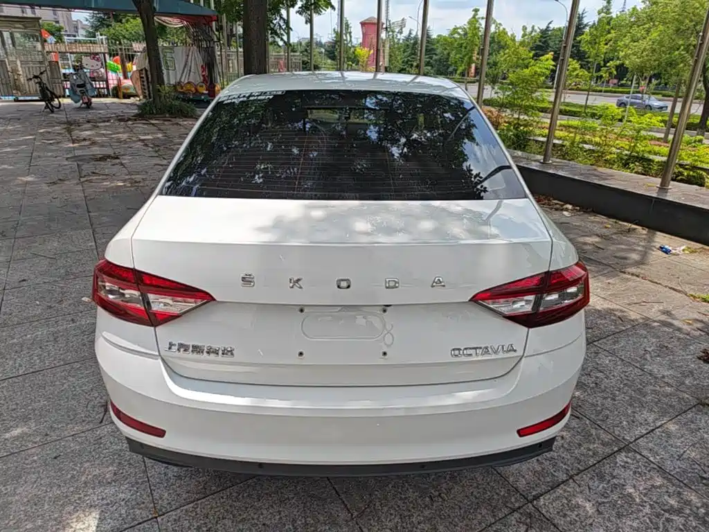 Skoda Octavia — фото 6