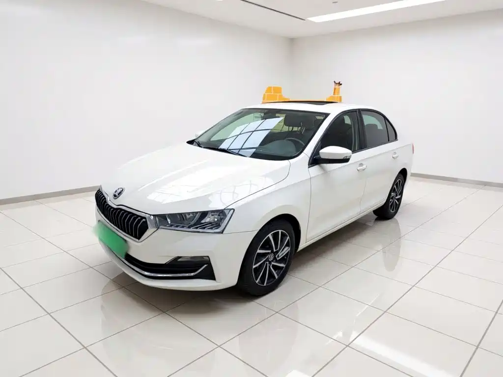 Skoda Rapid — фото 2