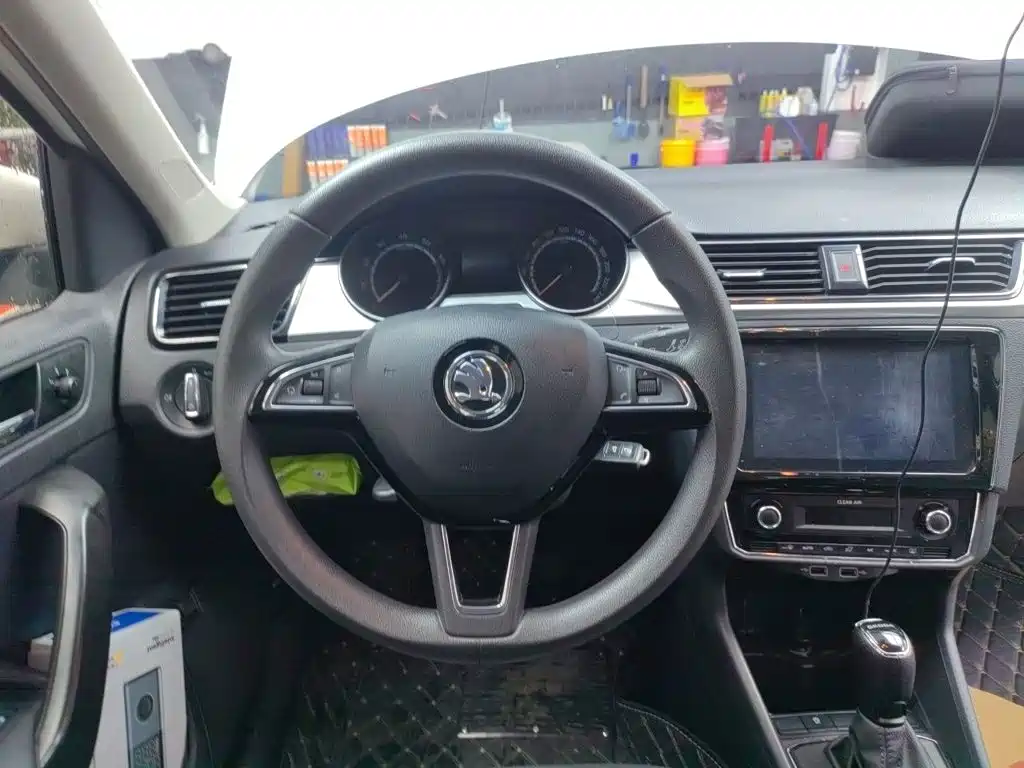 Skoda Rapid — фото 3