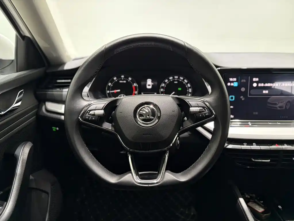 Skoda Octavia — фото 13