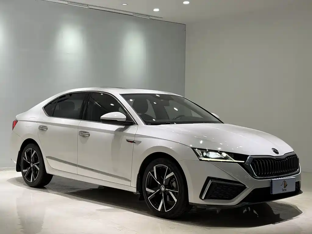 Skoda Octavia — фото 3