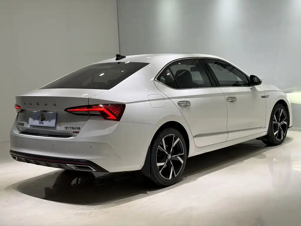Skoda Octavia — фото 6
