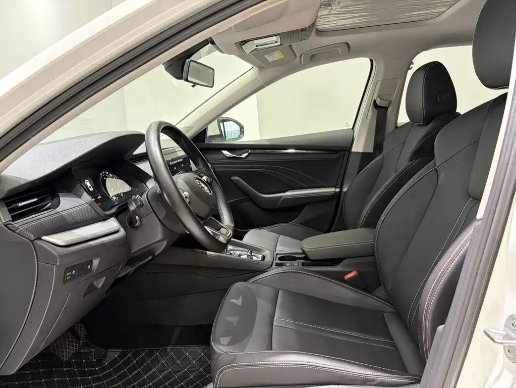 Skoda Octavia — фото 7