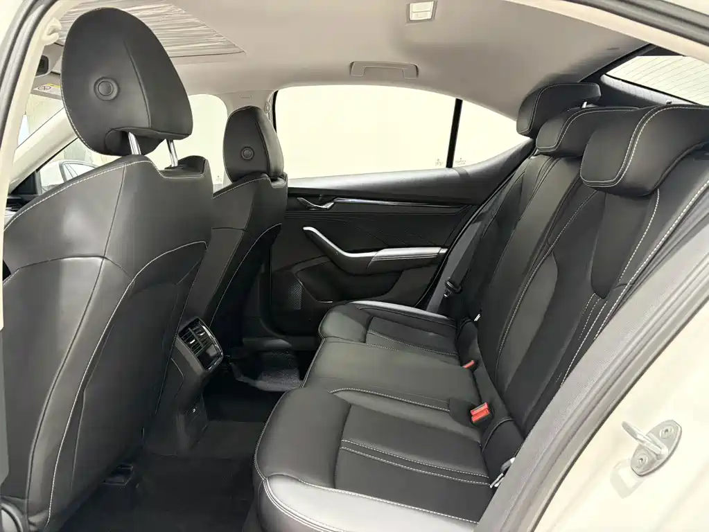 Skoda Octavia — фото 9