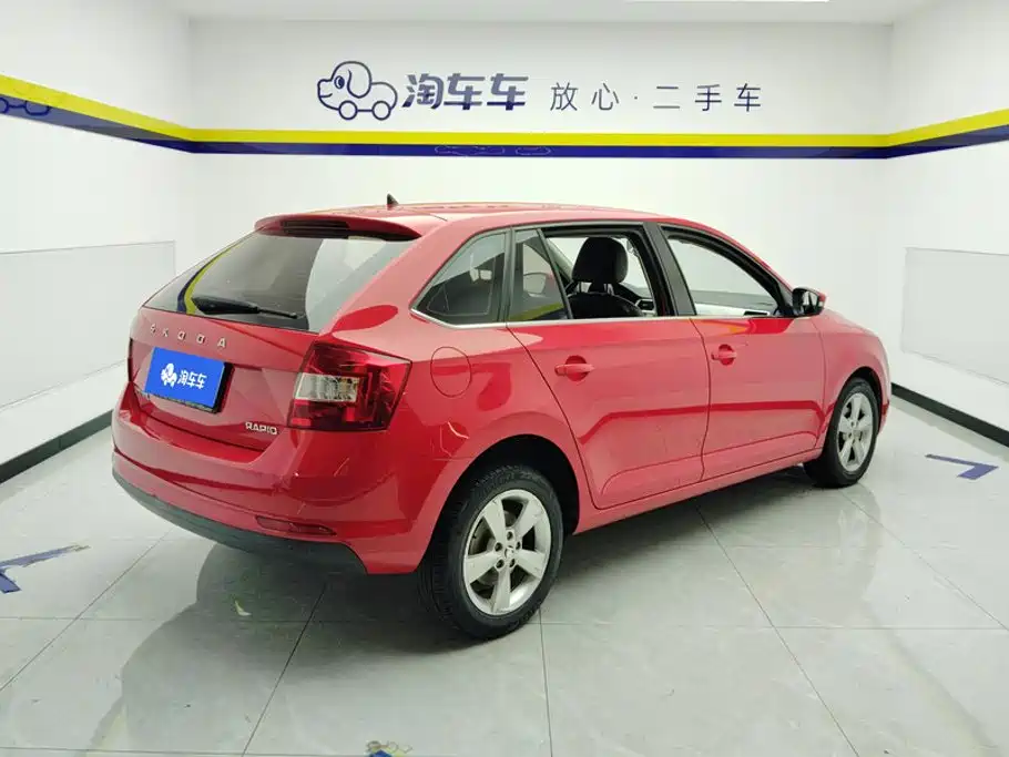 Skoda Rapid Spaceback — фото 3