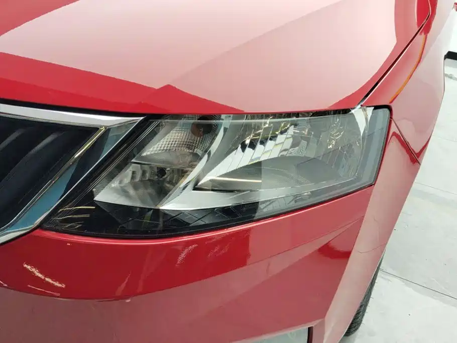 Skoda Rapid Spaceback — фото 5