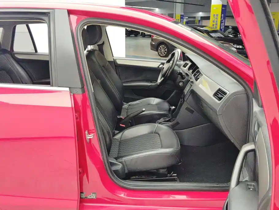 Skoda Rapid Spaceback — фото 8